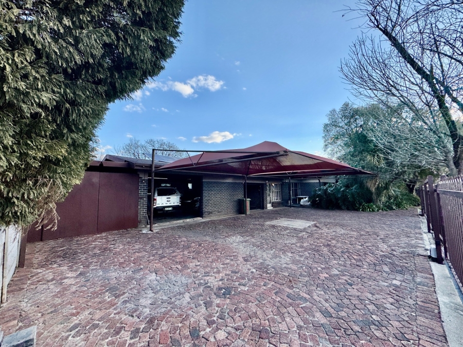 6 Bedroom Property for Sale in Baillie Park North West